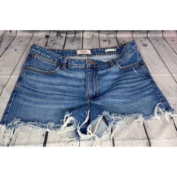 Women's Wrangler Traditional High-Rise Cutoff Denim Jean Shorts Size 12 - Picture 2 of 6